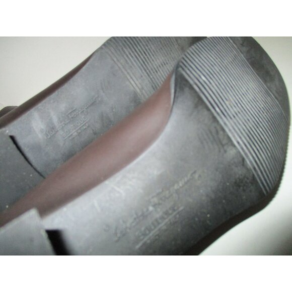 Salvatore Ferragamo Chocolate Brown Booties Pull On - Size 7.5B - Picture 9 of 9